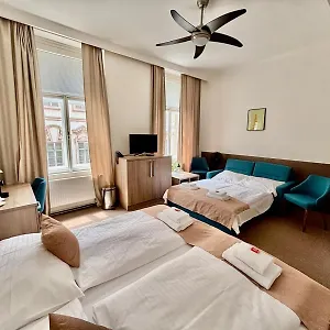  Apartmanhotel Embassy By Lh