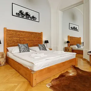  Apartment Historic Centre Vii